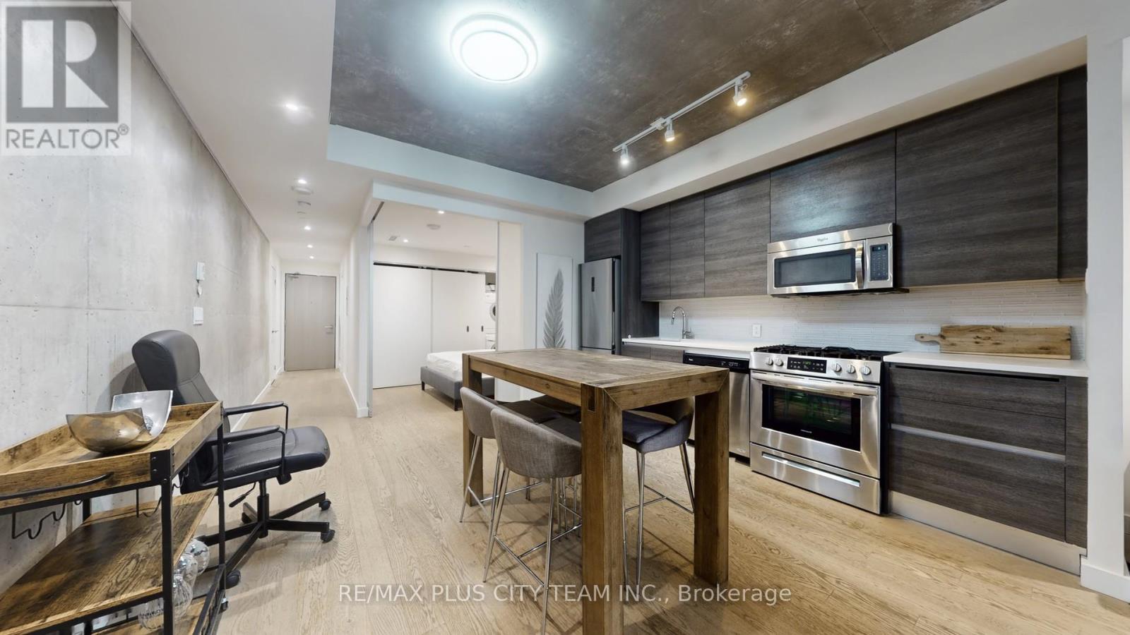 519 - 111 Bathurst Street, Toronto, Ontario  M5V 0M9 - Photo 6 - C12775430