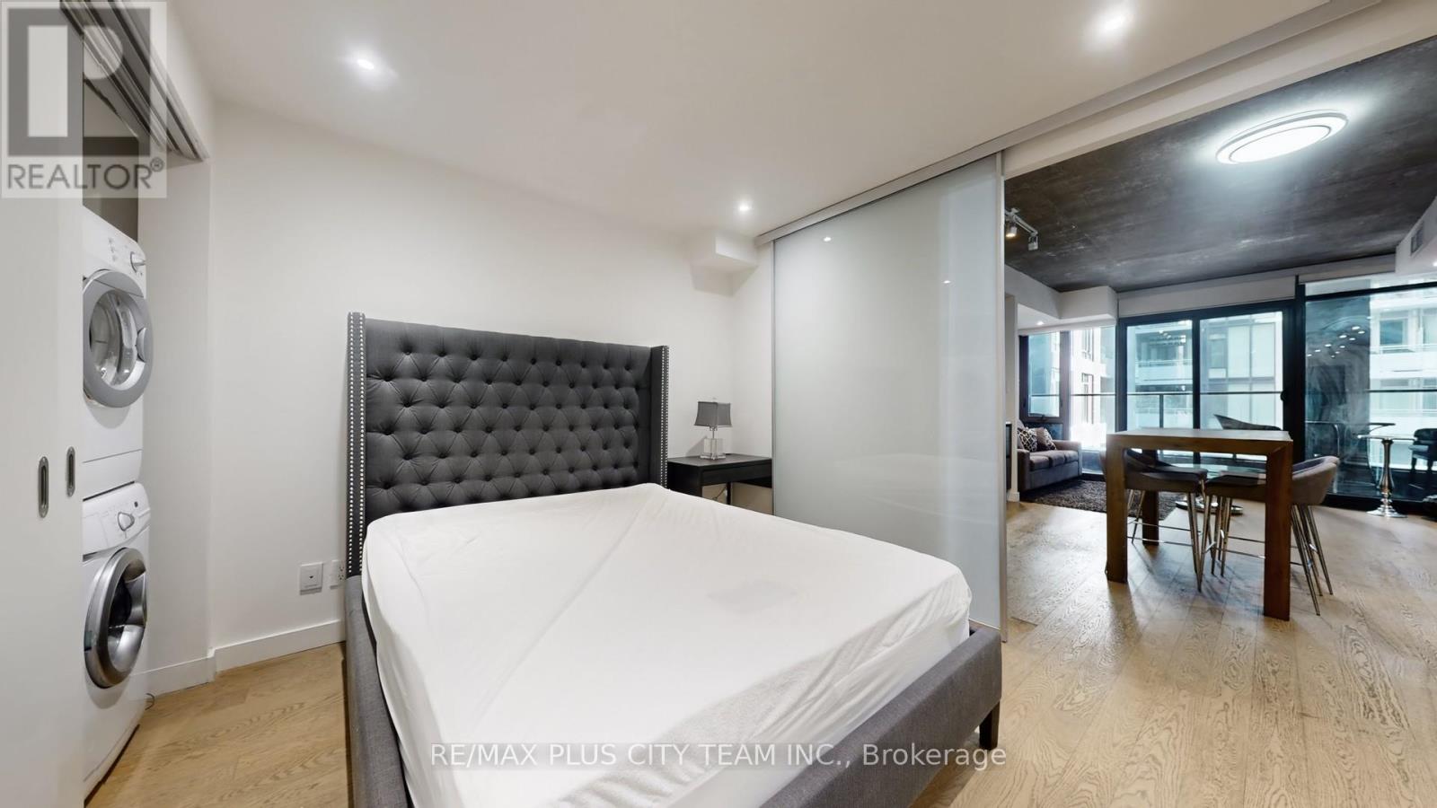 519 - 111 Bathurst Street, Toronto, Ontario  M5V 0M9 - Photo 9 - C12775430