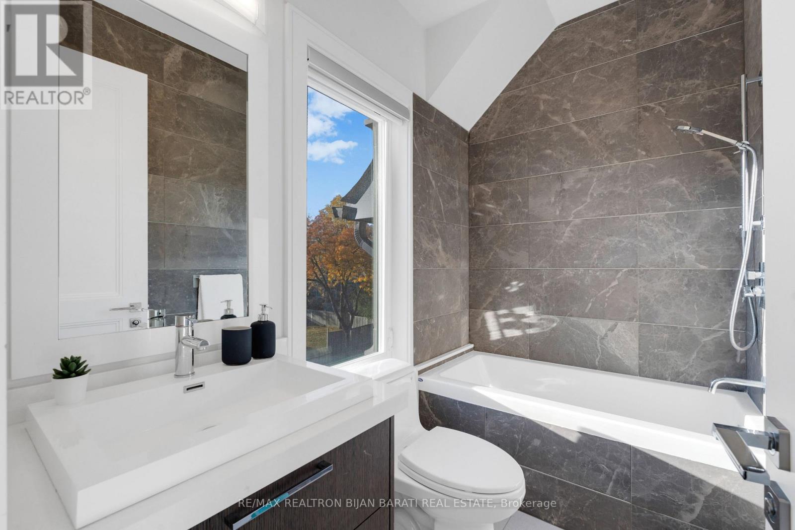 298 Hollywood Avenue, Toronto, Ontario  M2N 3L2 - Photo 33 - C12775448