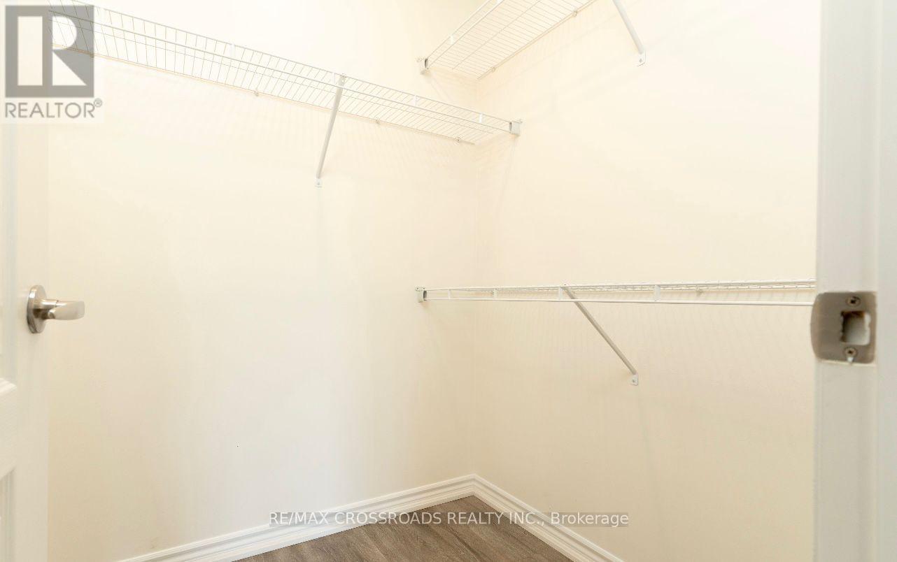 1060 Clipper Lane, Pickering, Ontario  L1X 0E9 - Photo 13 - E12775322