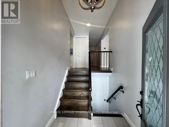 Upper - 461 Paddington Crescent, Oshawa (Centennial), Ontario  L1G 7P3 - Photo 2 - E12775416