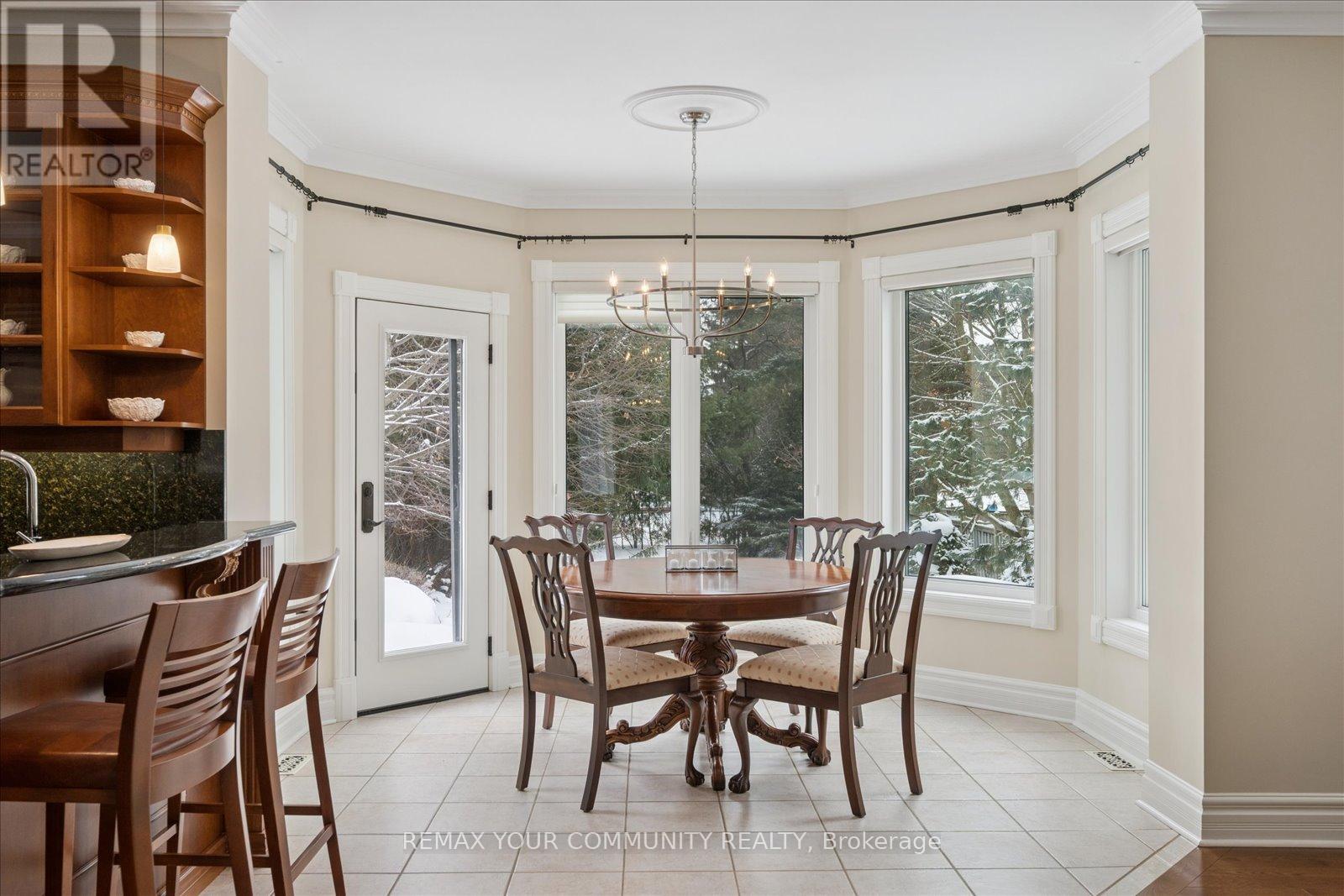 9 Winterport Court, Richmond Hill, Ontario  L4C 9V6 - Photo 10 - N12775170