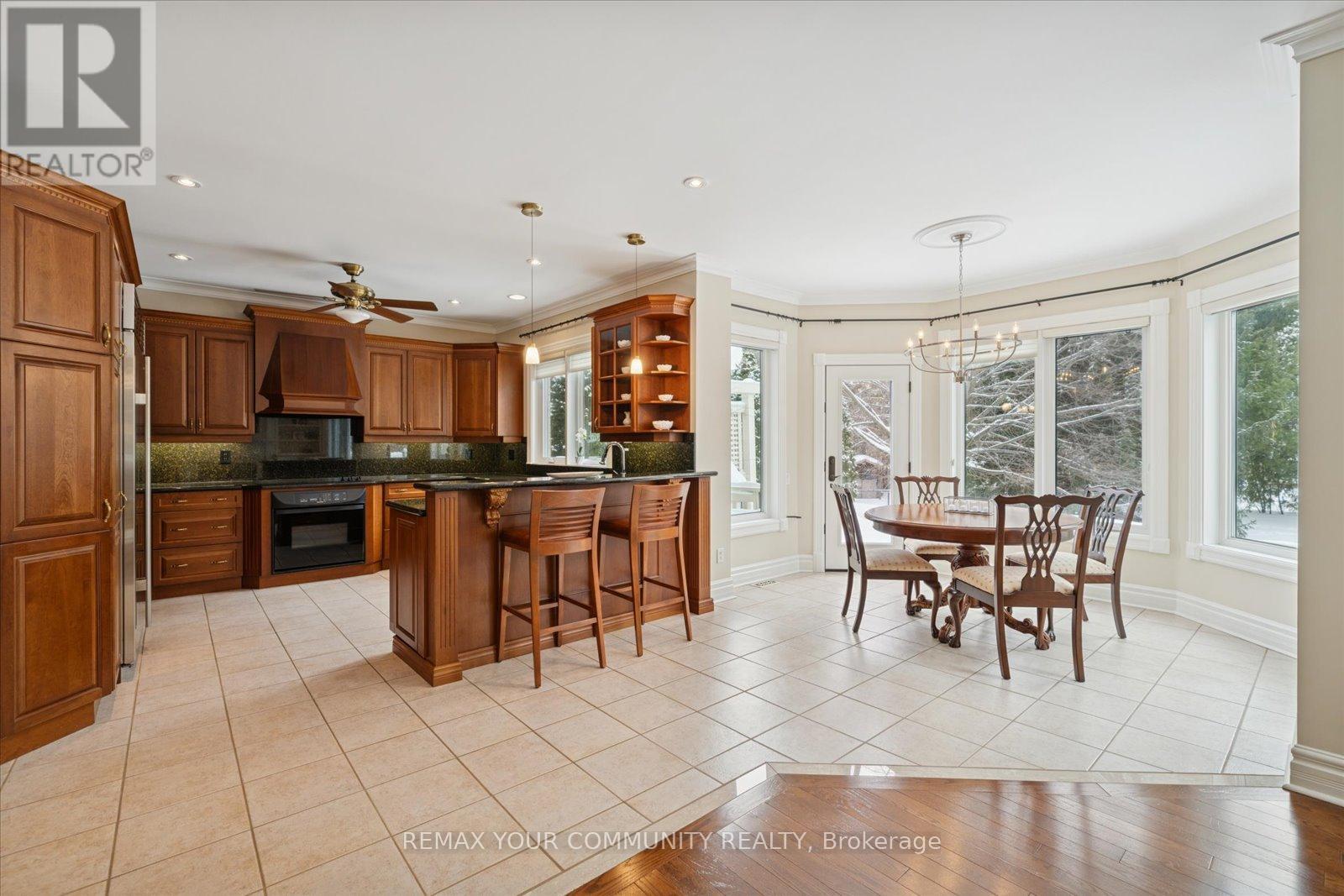 9 Winterport Court, Richmond Hill, Ontario  L4C 9V6 - Photo 11 - N12775170