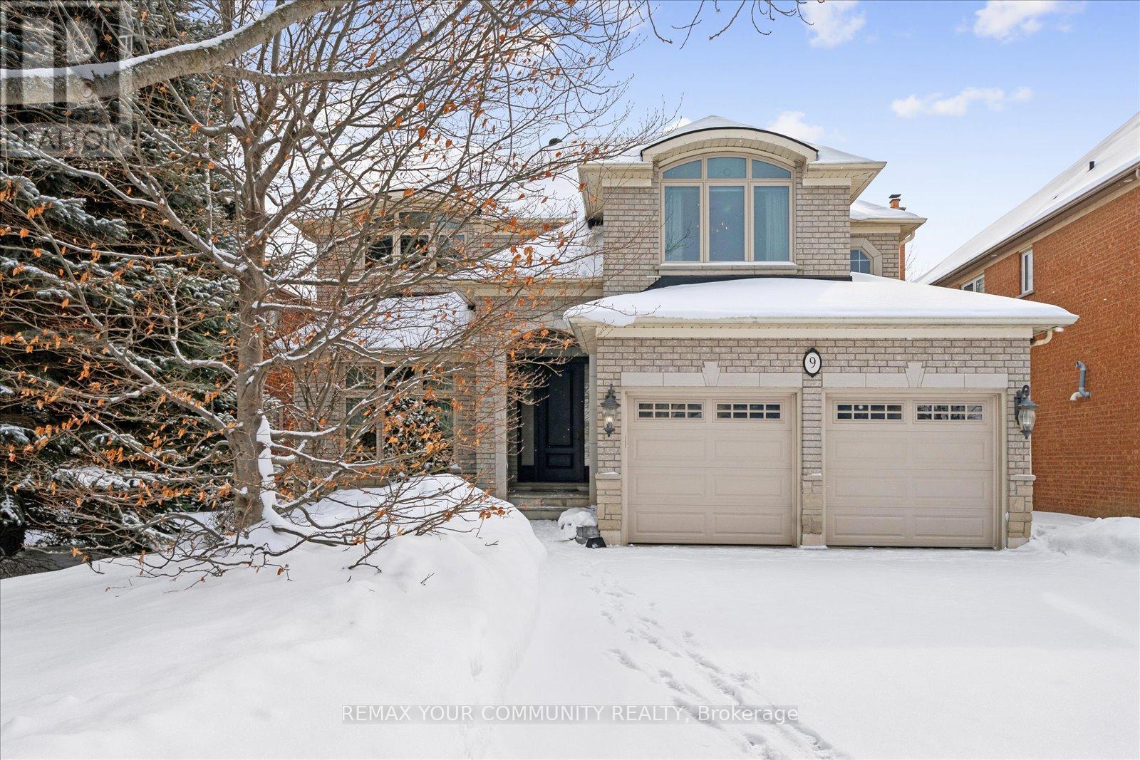 9 Winterport Court, Richmond Hill, Ontario  L4C 9V6 - Photo 2 - N12775170