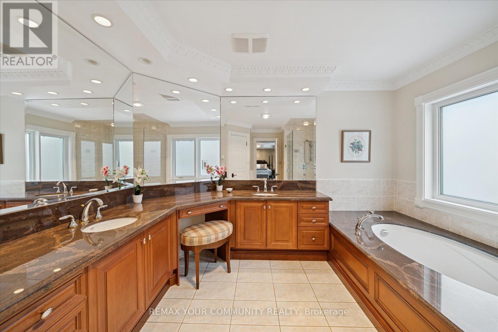 9 Winterport Court, Richmond Hill, Ontario  L4C 9V6 - Photo 26 - N12775170