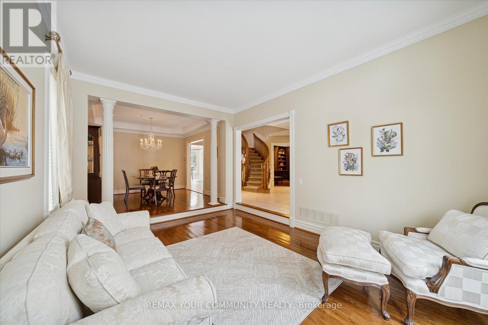 9 Winterport Court, Richmond Hill, Ontario  L4C 9V6 - Photo 7 - N12775170