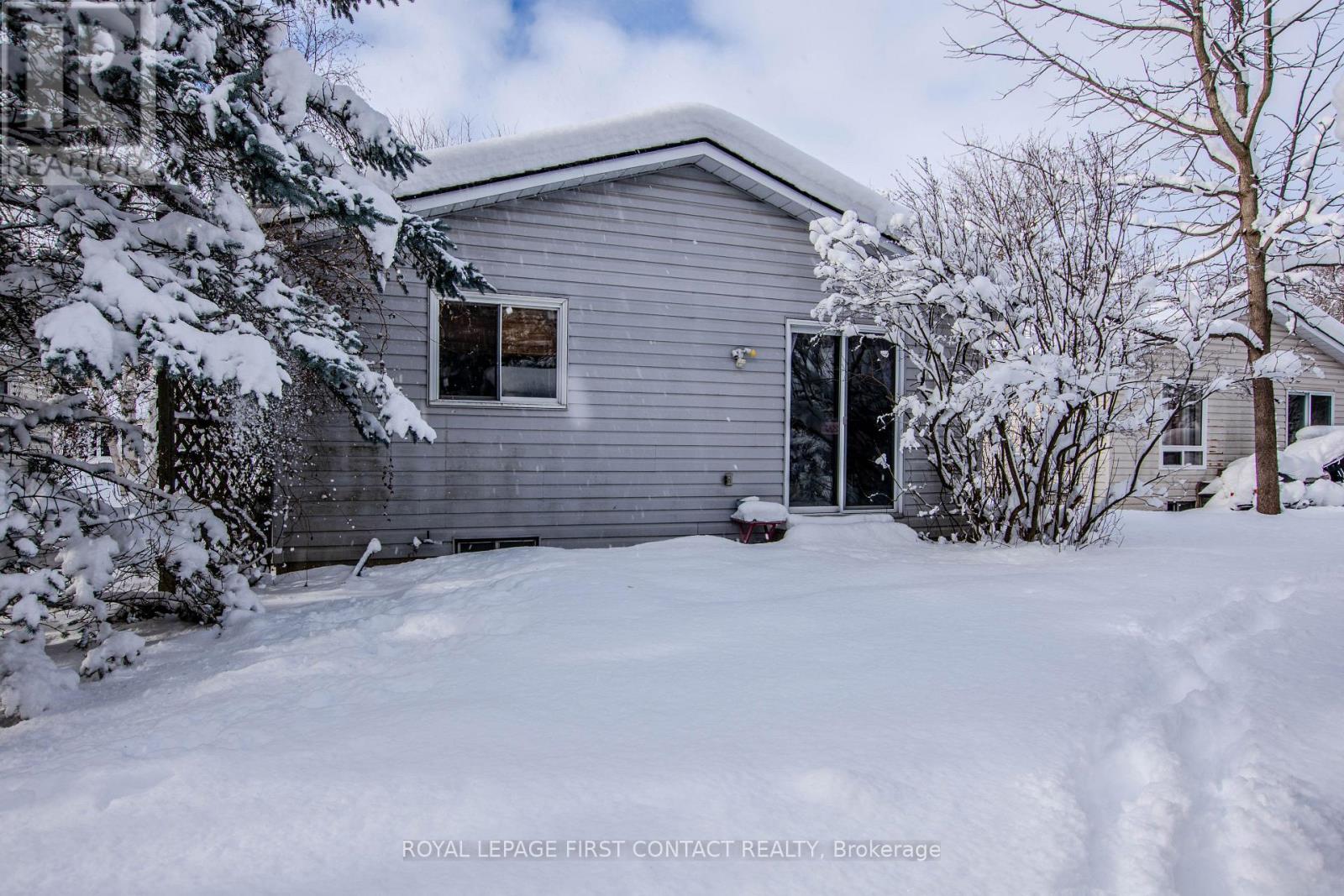 27 Royal Oak Drive, Innisfil, Ontario  L0L 1L0 - Photo 15 - N12775204