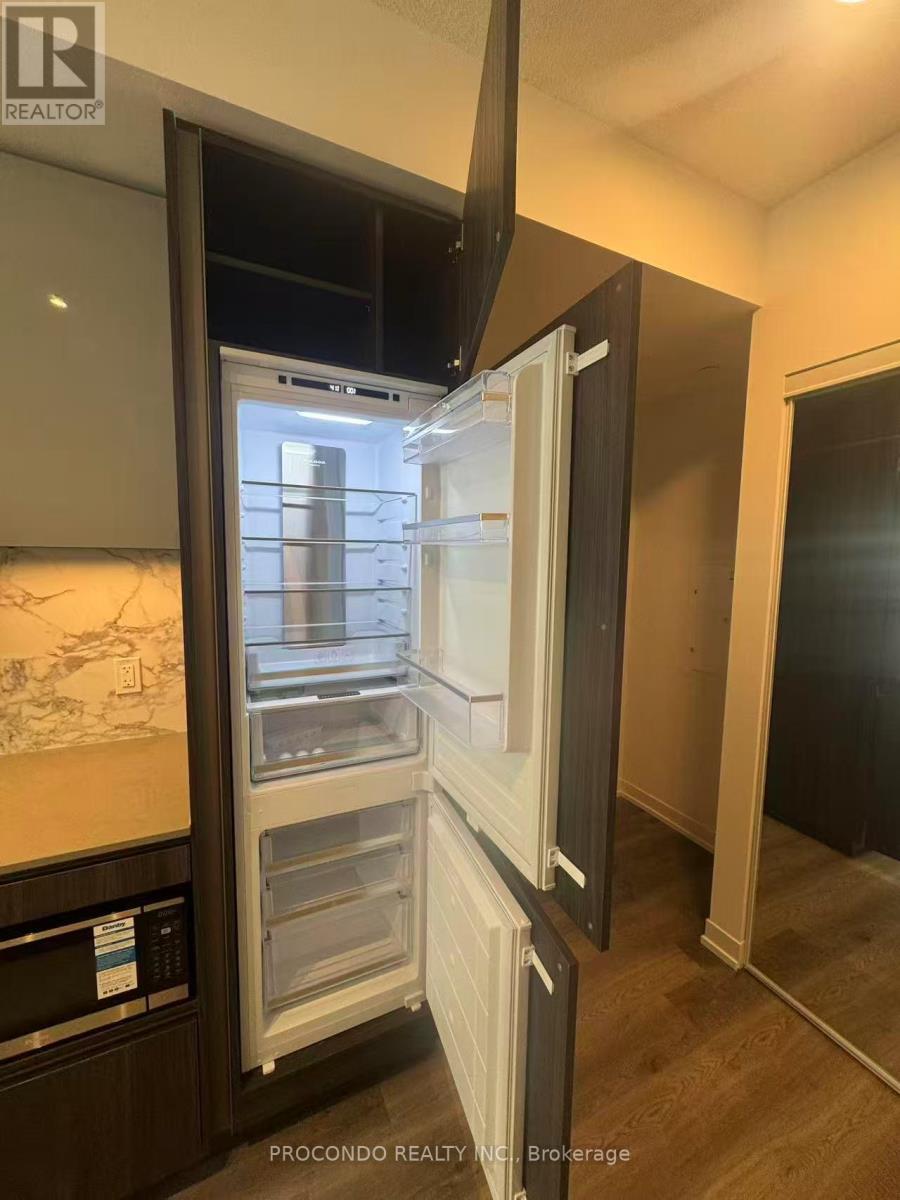 5801 - 8 Interchange Way, Vaughan, Ontario  L4K 5Z7 - Photo 11 - N12775264