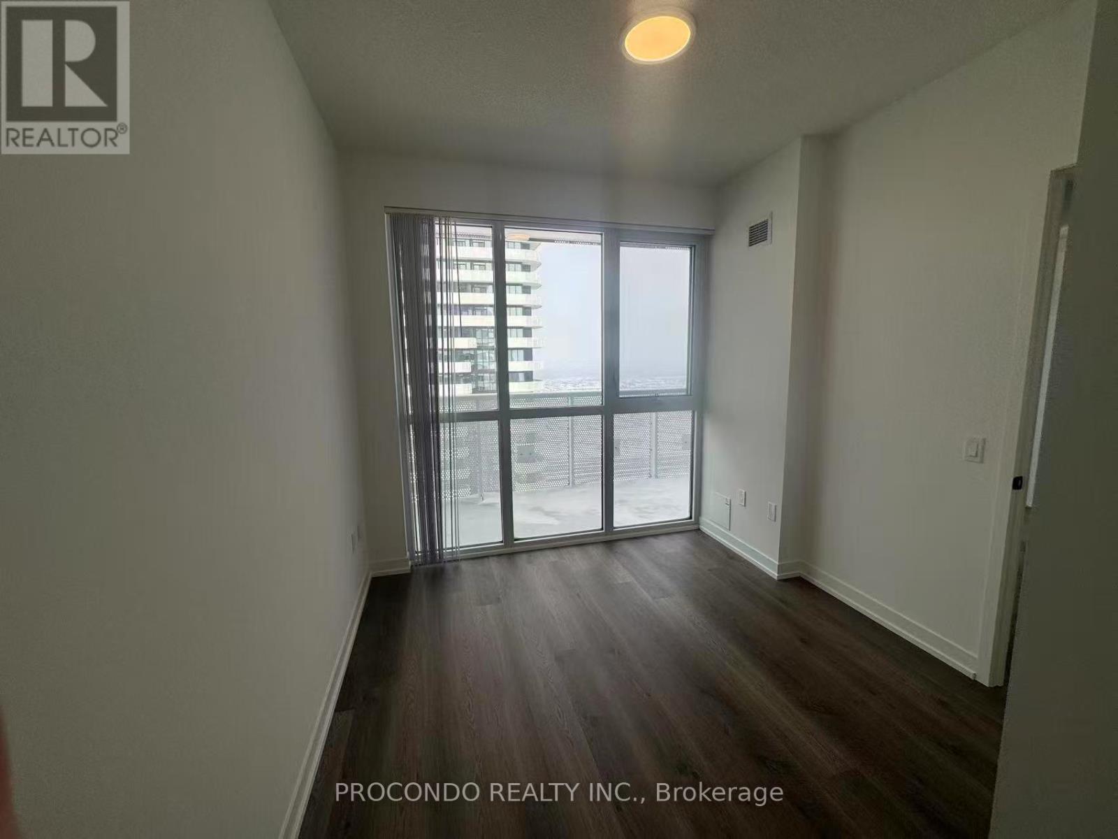 5801 - 8 Interchange Way, Vaughan, Ontario  L4K 5Z7 - Photo 3 - N12775264