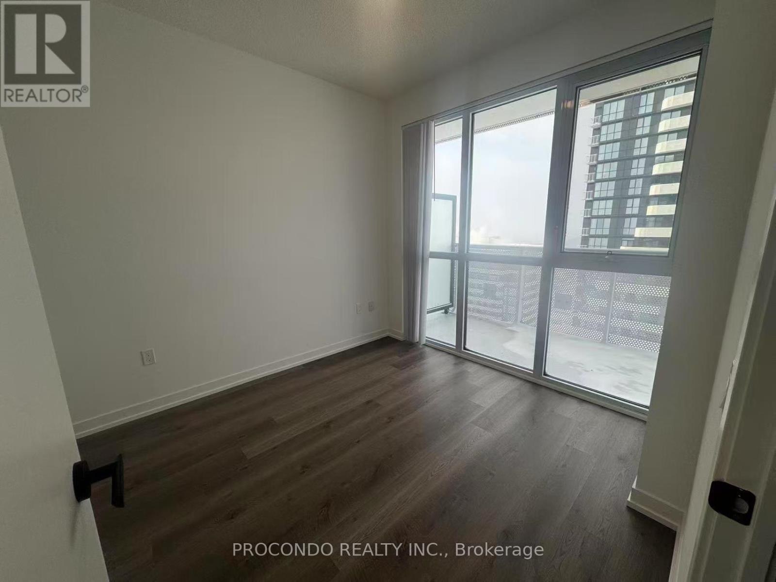 5801 - 8 Interchange Way, Vaughan, Ontario  L4K 5Z7 - Photo 4 - N12775264