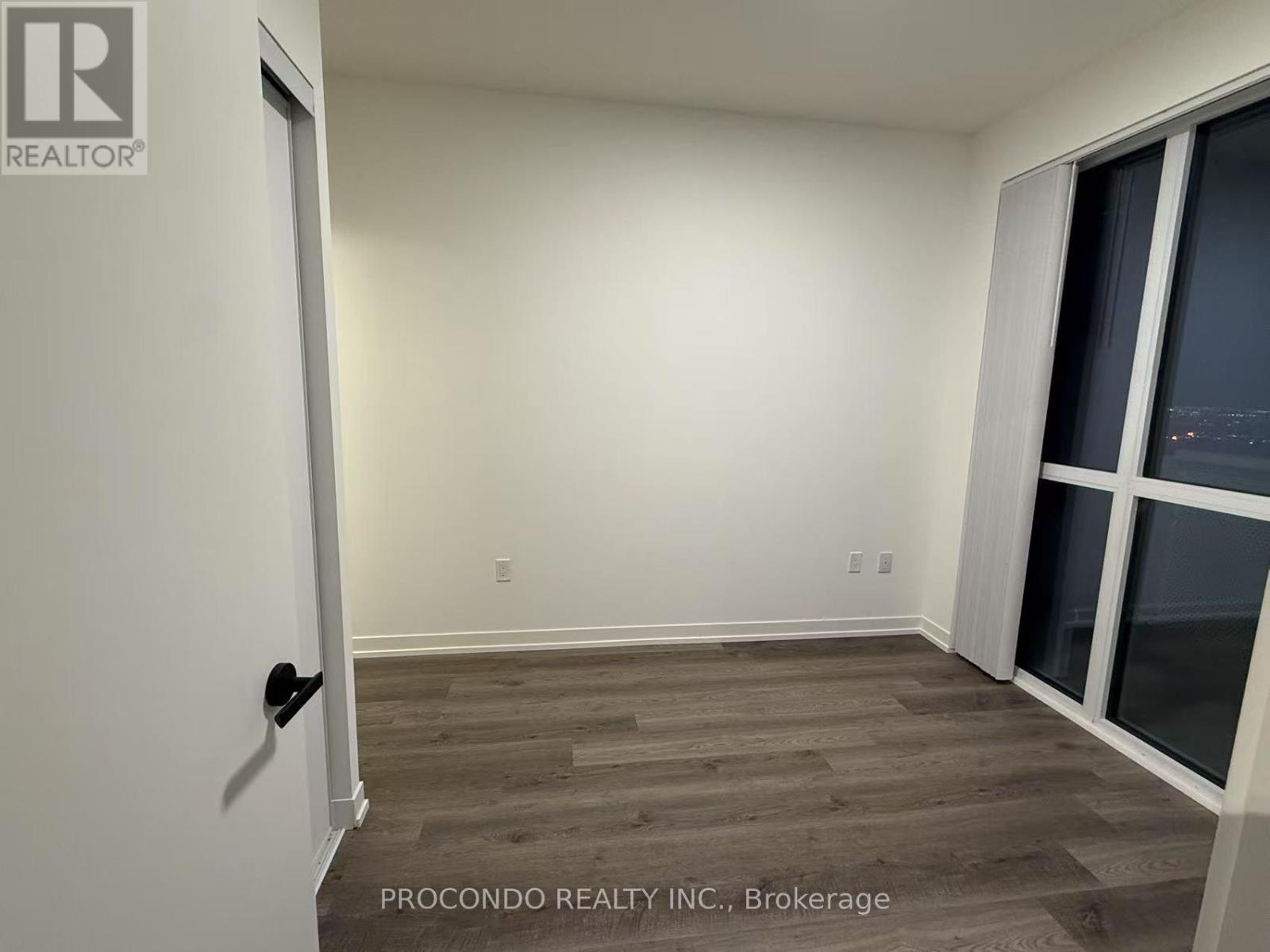 5801 - 8 Interchange Way, Vaughan, Ontario  L4K 5Z7 - Photo 5 - N12775264