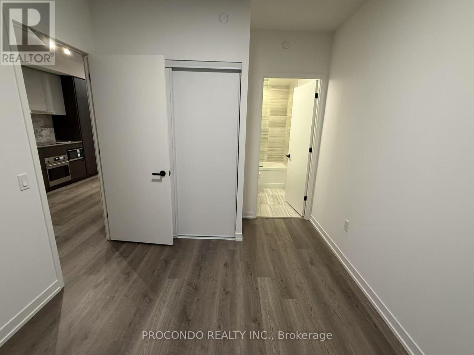 5801 - 8 Interchange Way, Vaughan, Ontario  L4K 5Z7 - Photo 6 - N12775264