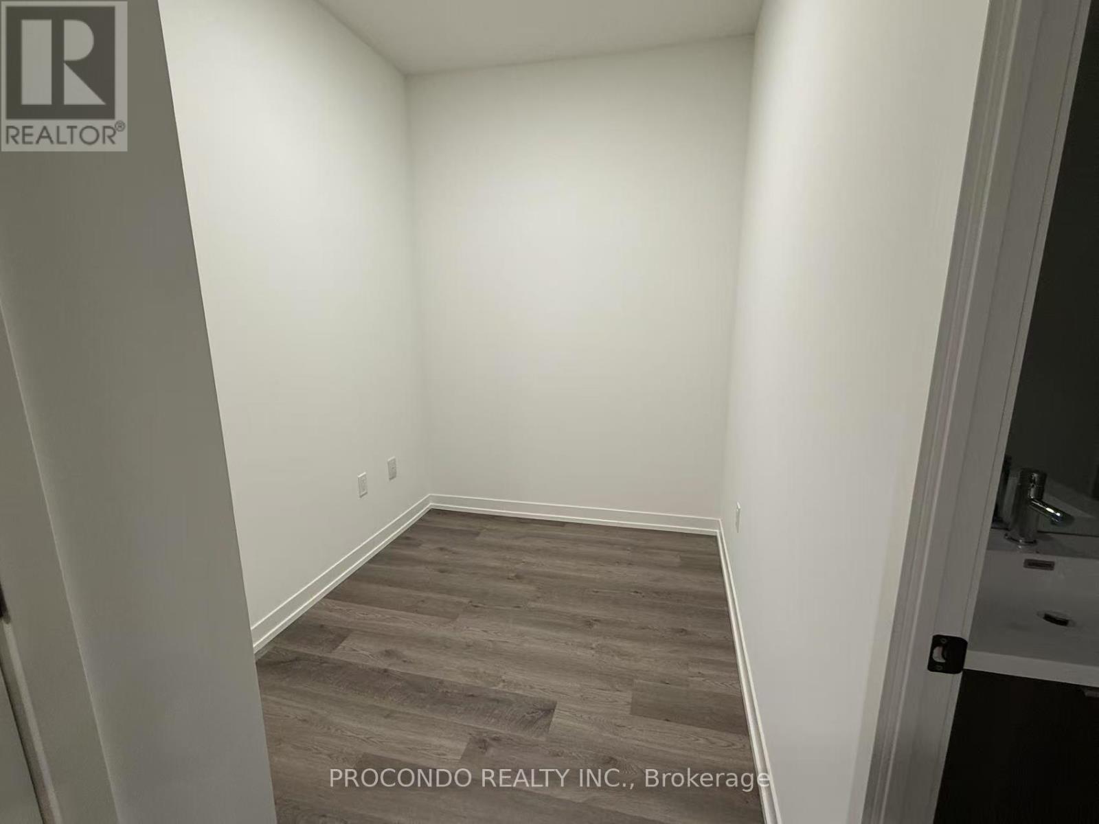 5801 - 8 Interchange Way, Vaughan, Ontario  L4K 5Z7 - Photo 8 - N12775264