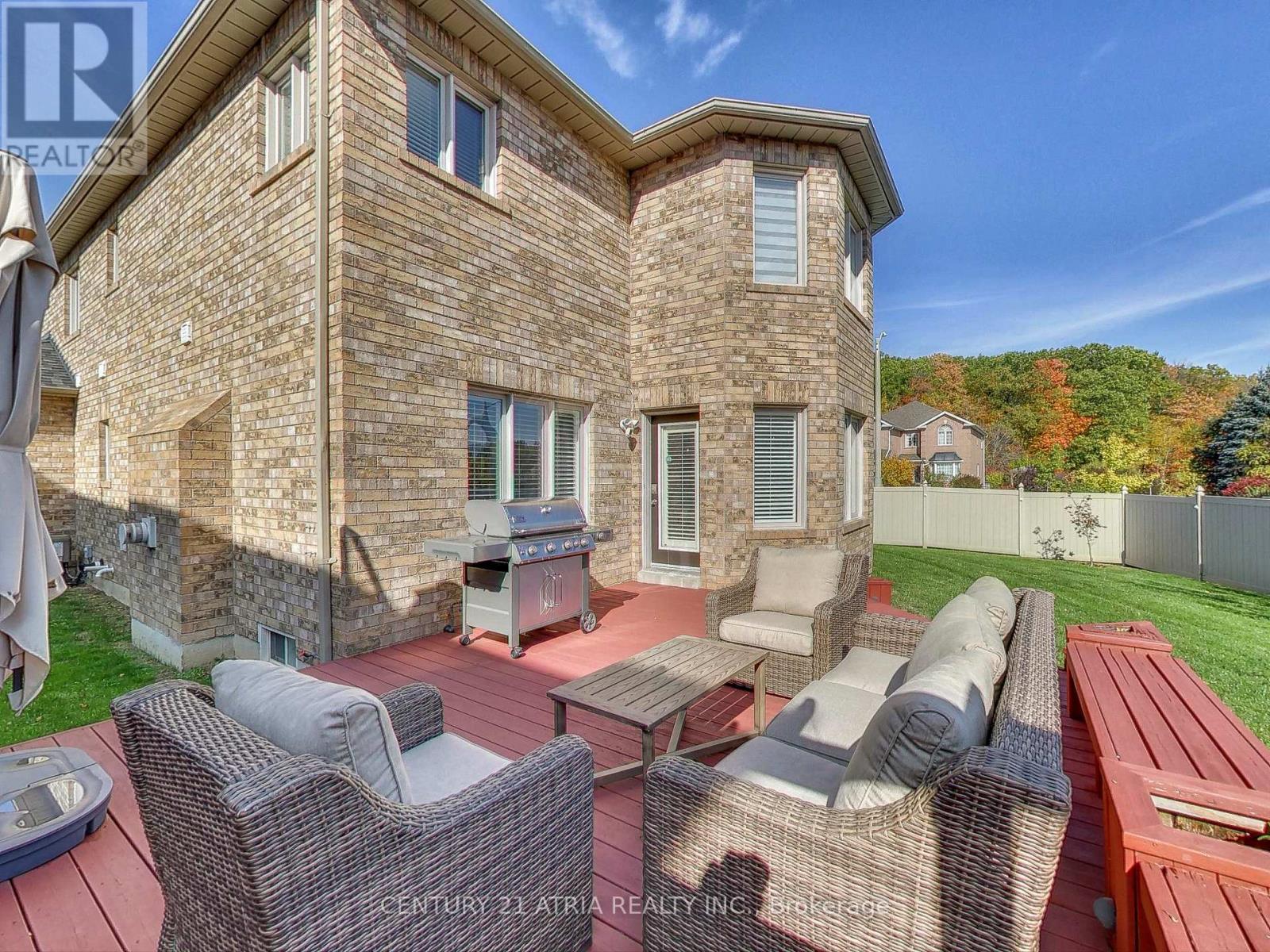 2 Whalen Court, Richmond Hill (Westbrook), Ontario  L4C 9T5 - Photo 36 - N12775362