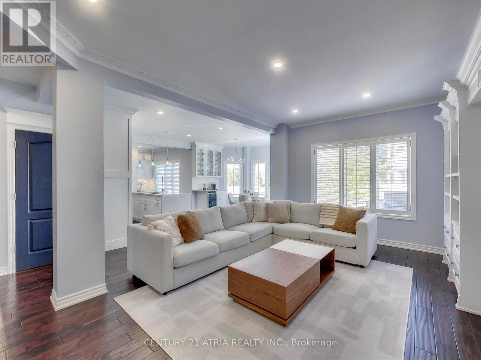 2 Whalen Court, Richmond Hill (Westbrook), Ontario  L4C 9T5 - Photo 5 - N12775362