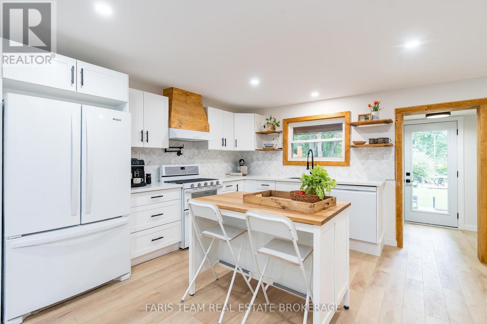 2668 Westshore Crescent, Severn (West Shore), Ontario  L3V 0V8 - Photo 5 - S12775206