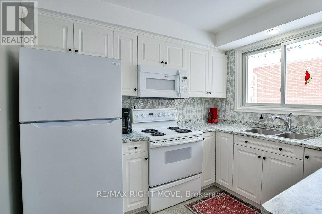 429 Highland Avenue, Orillia, Ontario  L3V 4E8 - Photo 15 - S12775270