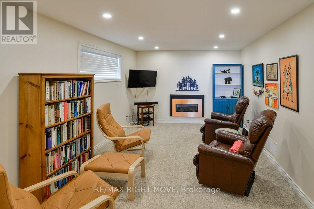 429 Highland Avenue, Orillia, Ontario  L3V 4E8 - Photo 27 - S12775270