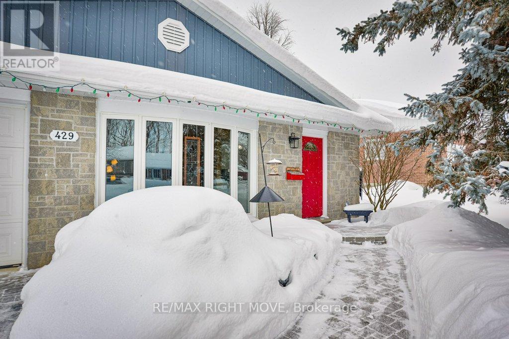 429 Highland Avenue, Orillia, Ontario  L3V 4E8 - Photo 5 - S12775270