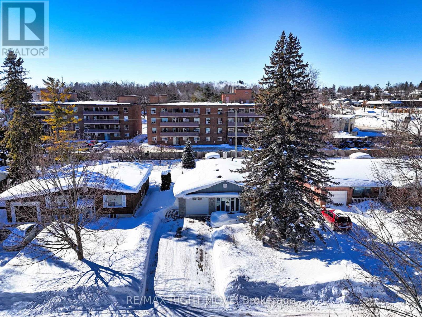 429 Highland Avenue, Orillia, Ontario  L3V 4E8 - Photo 6 - S12775270