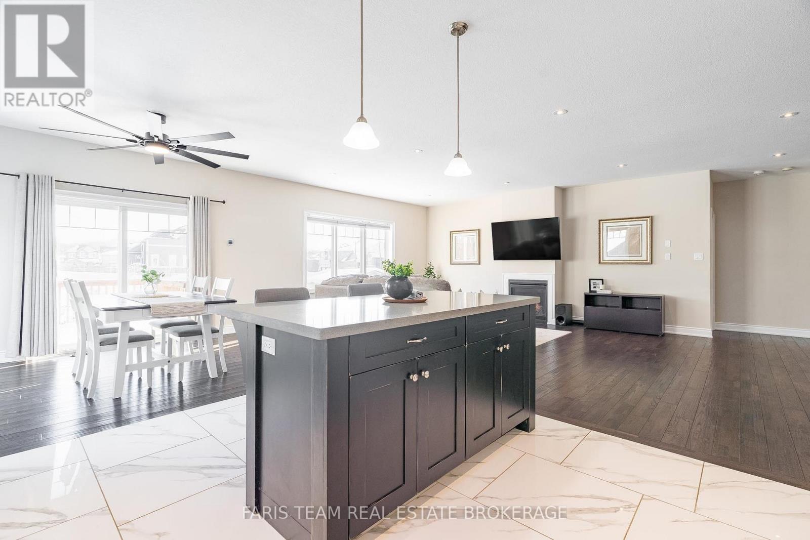 287 Robinson Road, Wasaga Beach, Ontario  L9Z 3A3 - Photo 12 - S12775442