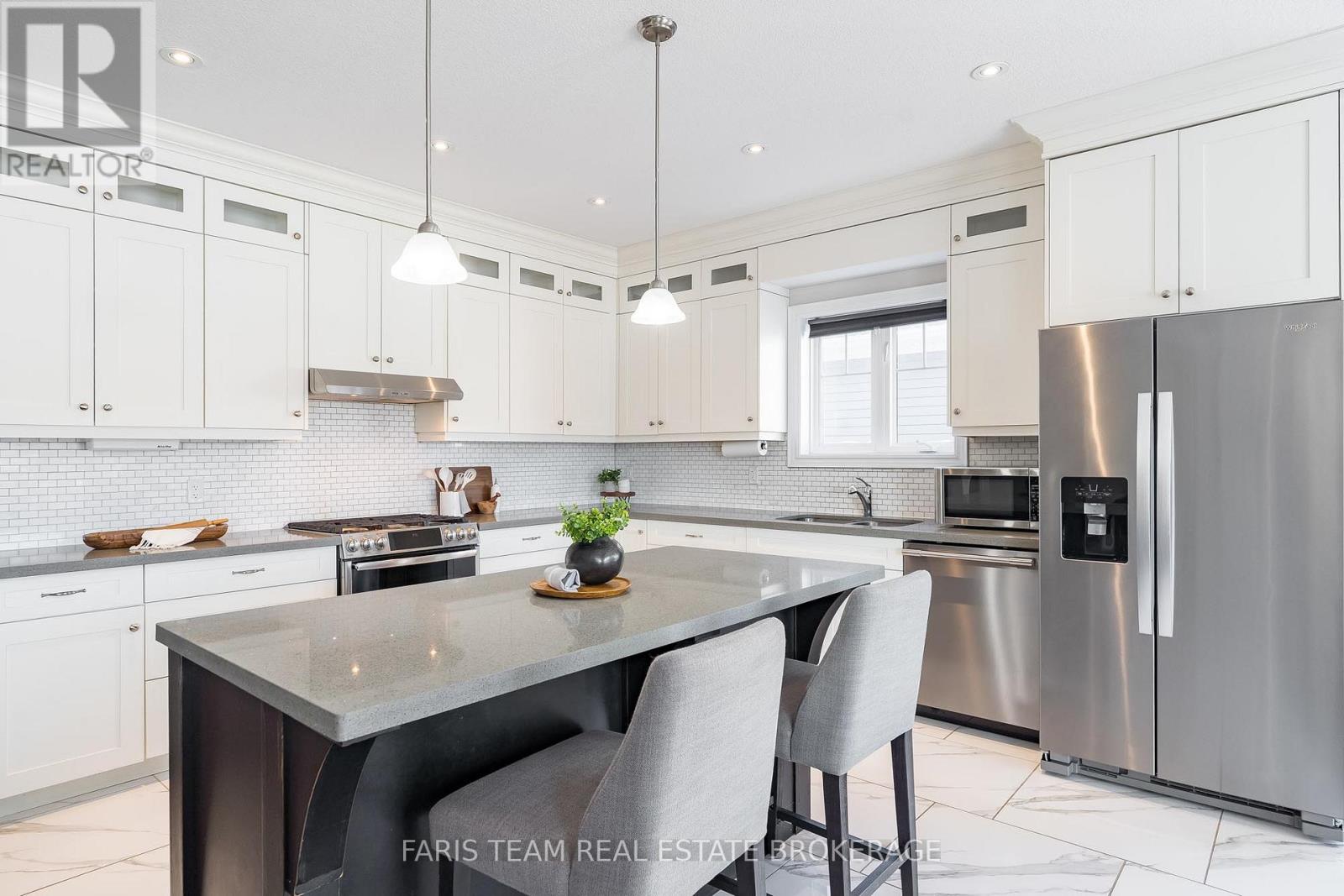 287 Robinson Road, Wasaga Beach, Ontario  L9Z 3A3 - Photo 13 - S12775442