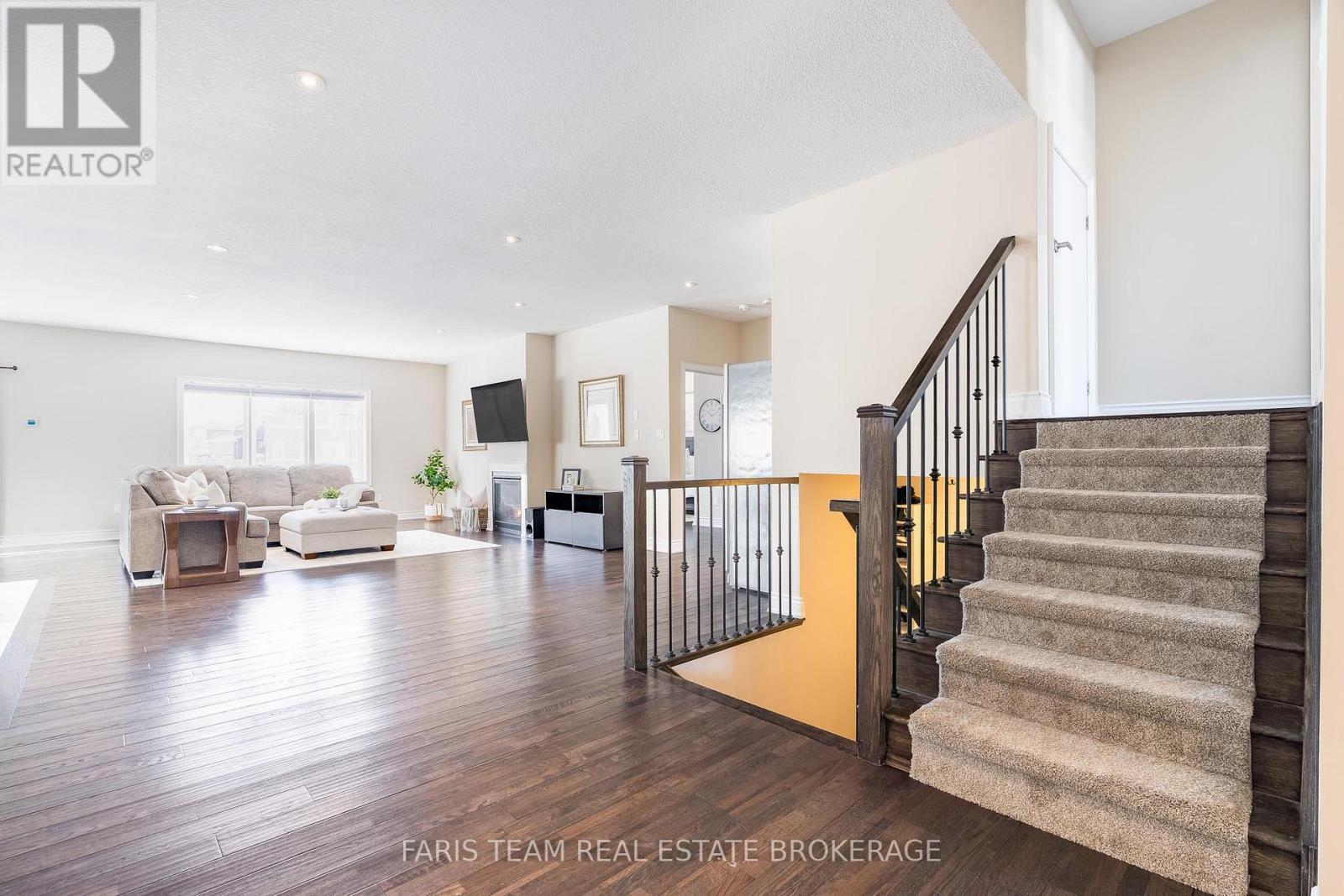 287 Robinson Road, Wasaga Beach, Ontario  L9Z 3A3 - Photo 27 - S12775442