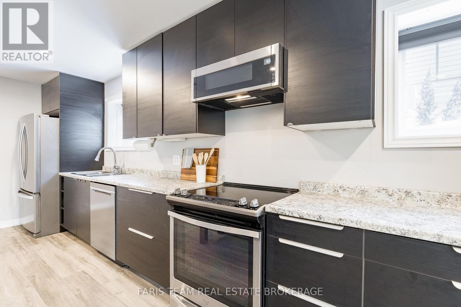 287 Robinson Road, Wasaga Beach, Ontario  L9Z 3A3 - Photo 31 - S12775442