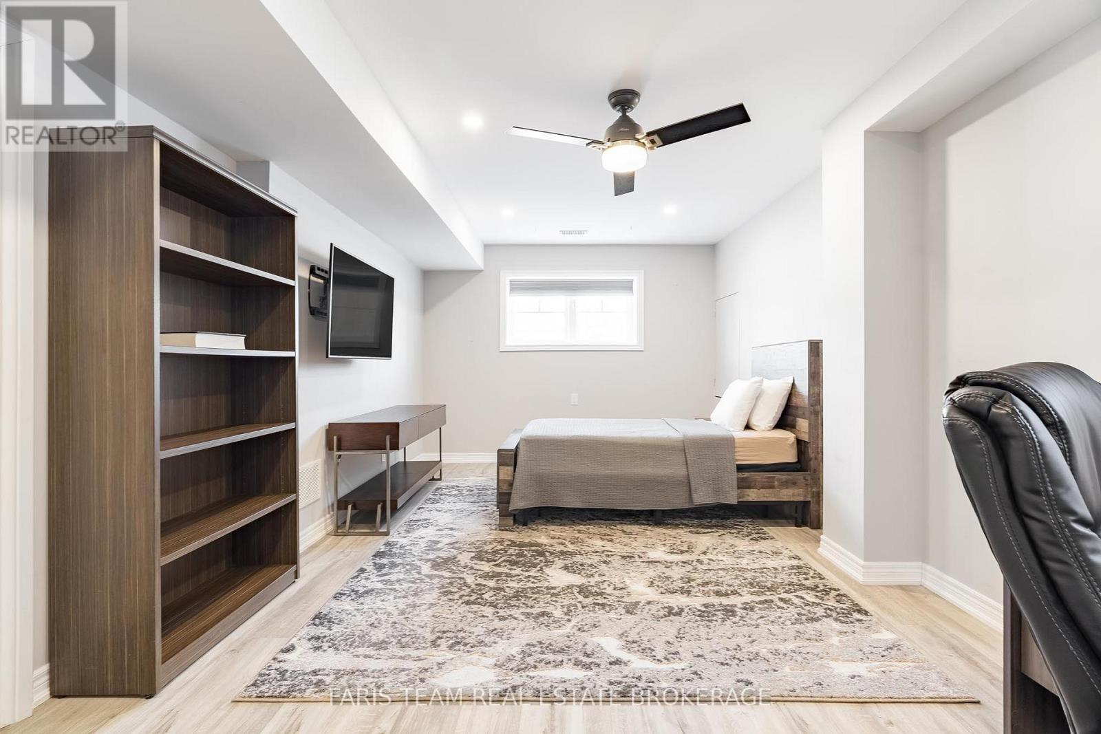 287 Robinson Road, Wasaga Beach, Ontario  L9Z 3A3 - Photo 34 - S12775442