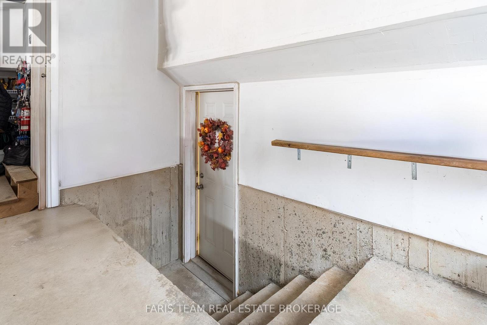 287 Robinson Road, Wasaga Beach, Ontario  L9Z 3A3 - Photo 38 - S12775442