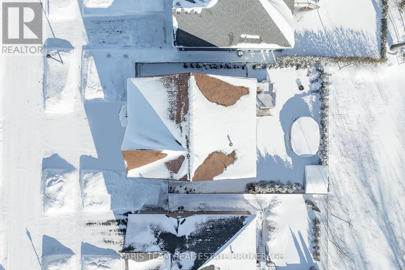 287 Robinson Road, Wasaga Beach, Ontario  L9Z 3A3 - Photo 45 - S12775442