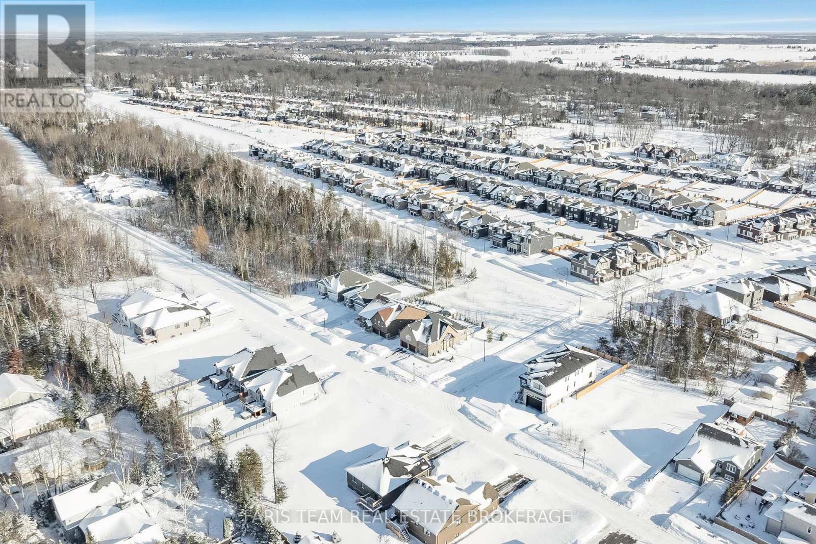 287 Robinson Road, Wasaga Beach, Ontario  L9Z 3A3 - Photo 46 - S12775442