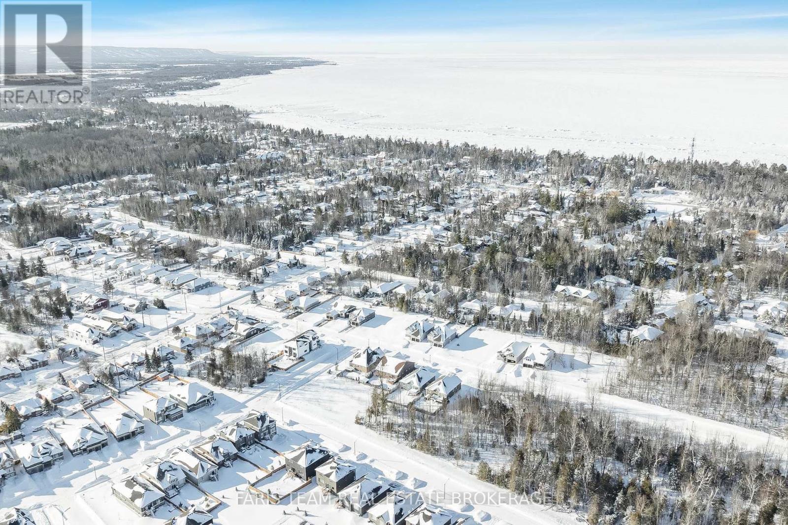 287 Robinson Road, Wasaga Beach, Ontario  L9Z 3A3 - Photo 47 - S12775442