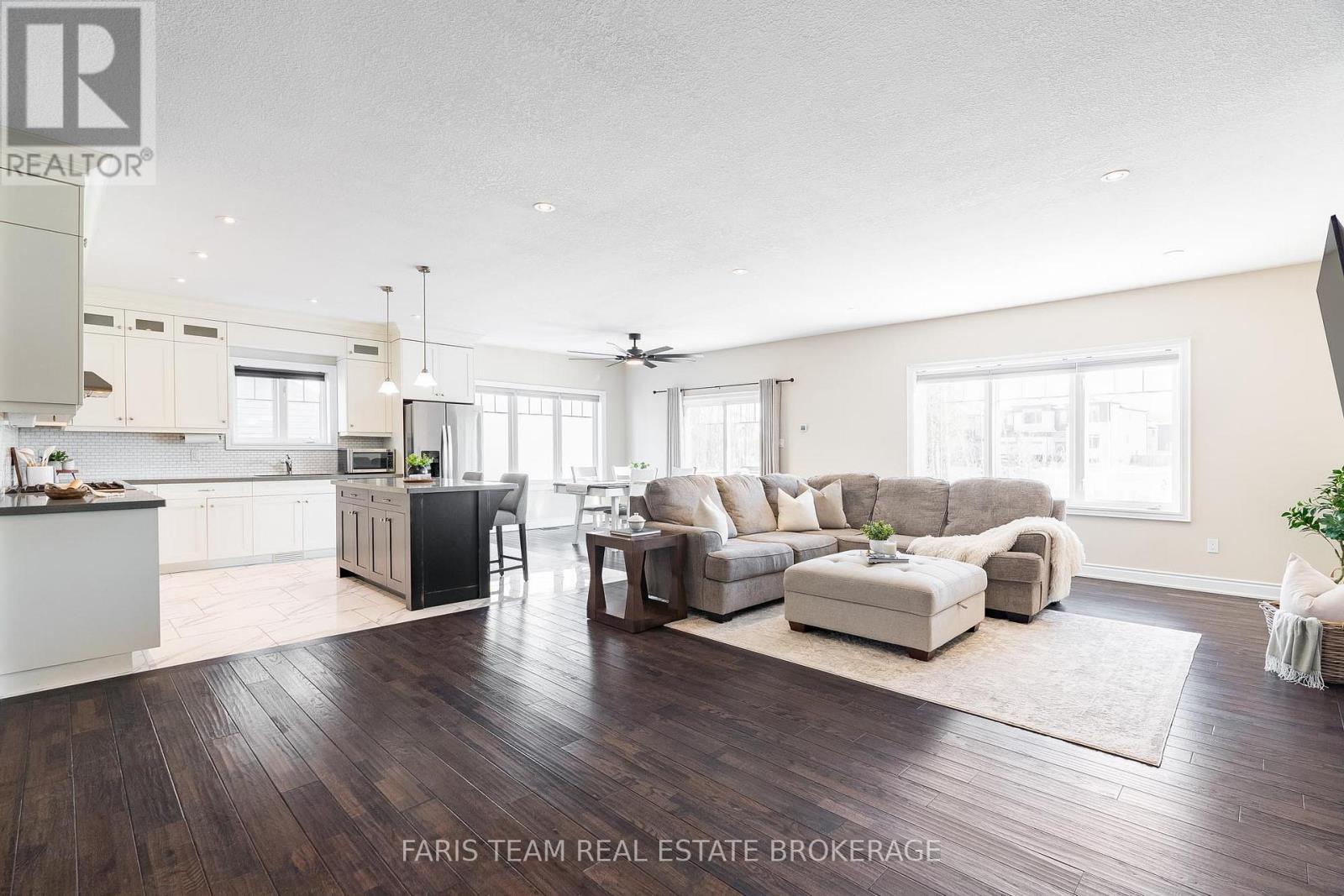 287 Robinson Road, Wasaga Beach, Ontario  L9Z 3A3 - Photo 7 - S12775442