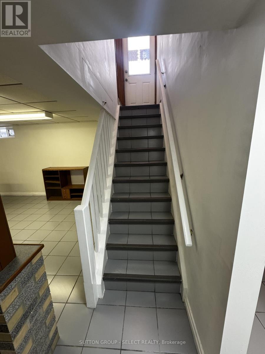 31 Meadowview Road, London South, Ontario  N6J 4E5 - Photo 28 - X12598600