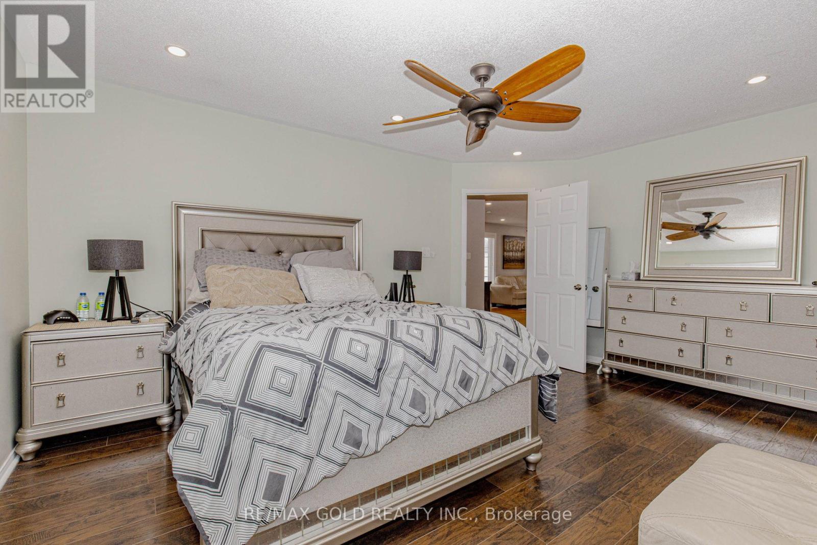 32 Aspenwood Trail, Caledon, Ontario  L7C 1B7 - Photo 18 - W12775212