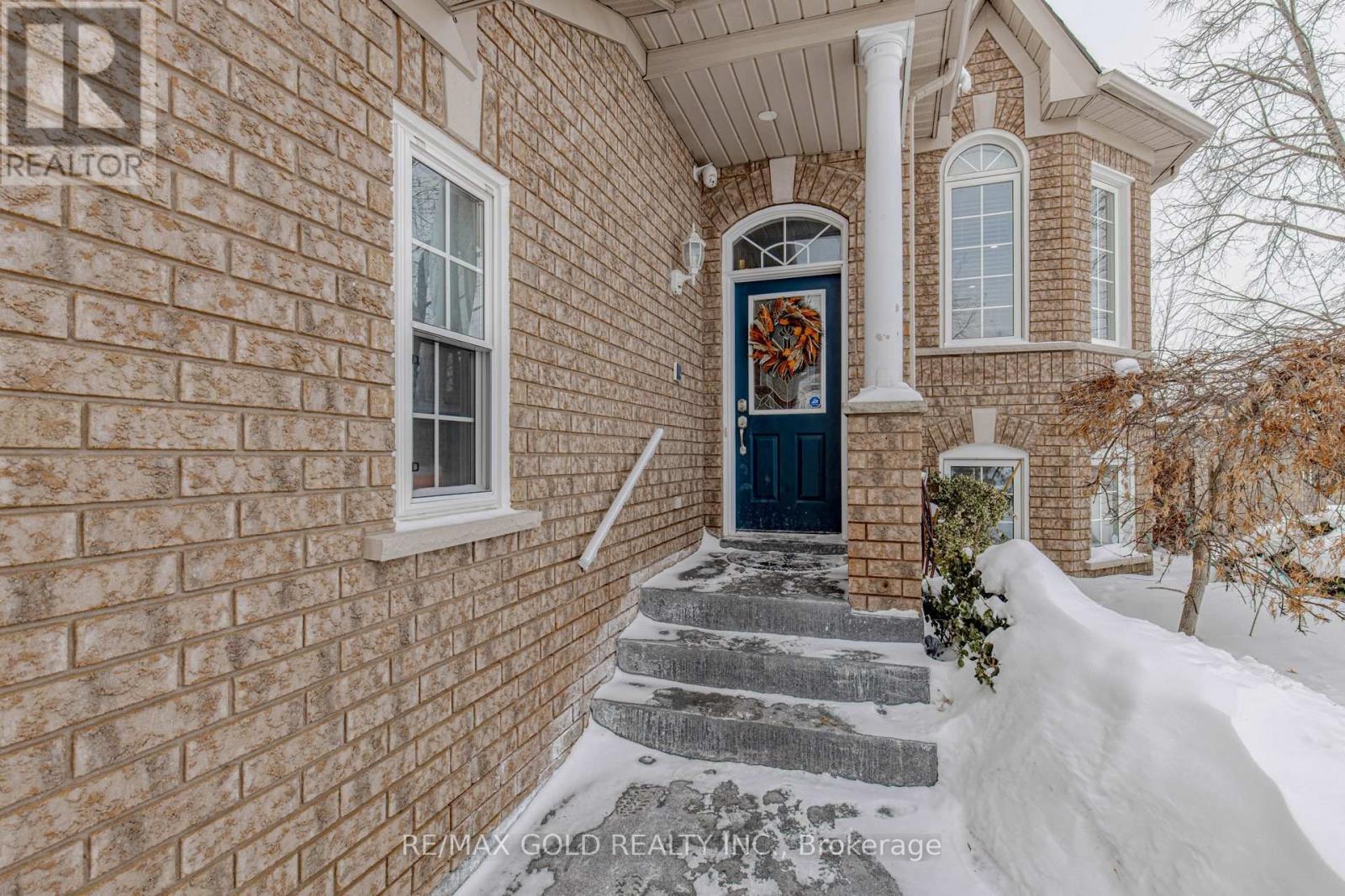 32 Aspenwood Trail, Caledon, Ontario  L7C 1B7 - Photo 2 - W12775212