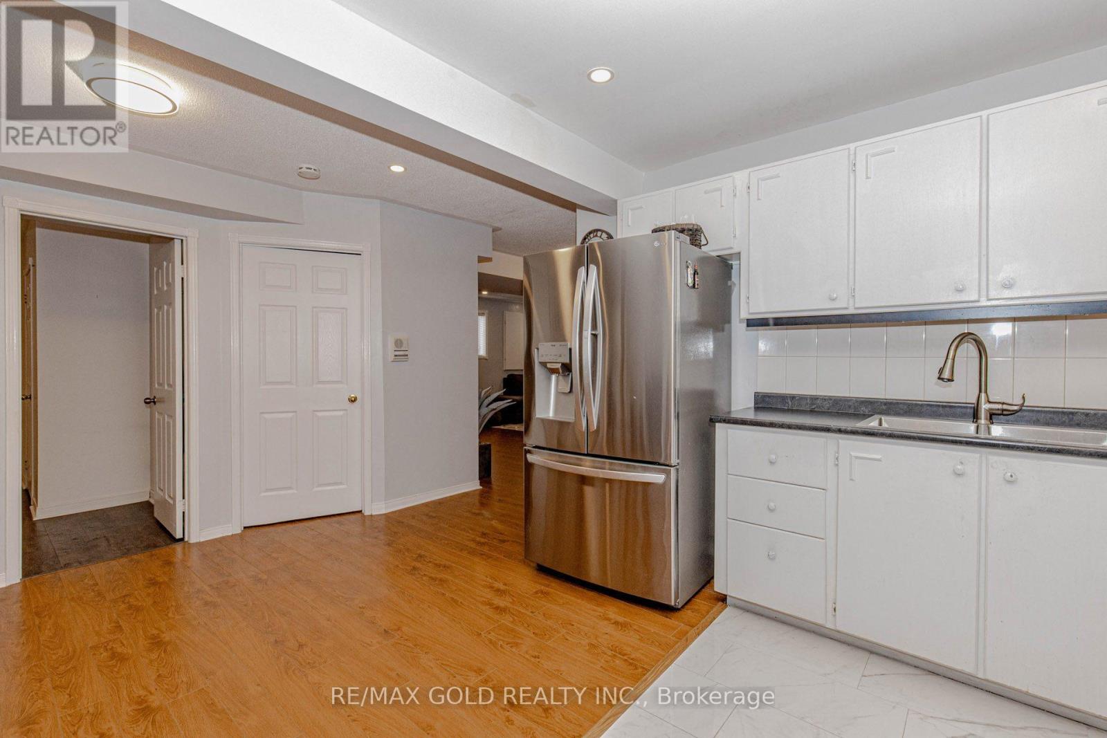 32 Aspenwood Trail, Caledon, Ontario  L7C 1B7 - Photo 33 - W12775212