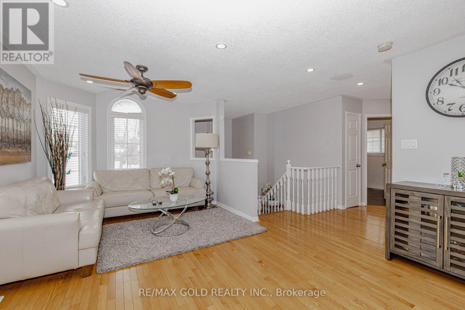 32 Aspenwood Trail, Caledon, Ontario  L7C 1B7 - Photo 8 - W12775212