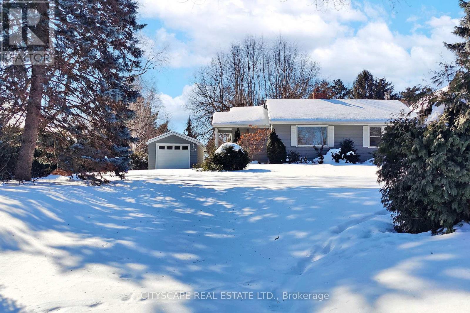 392 FOURTH LINE, Oakville, Ontario