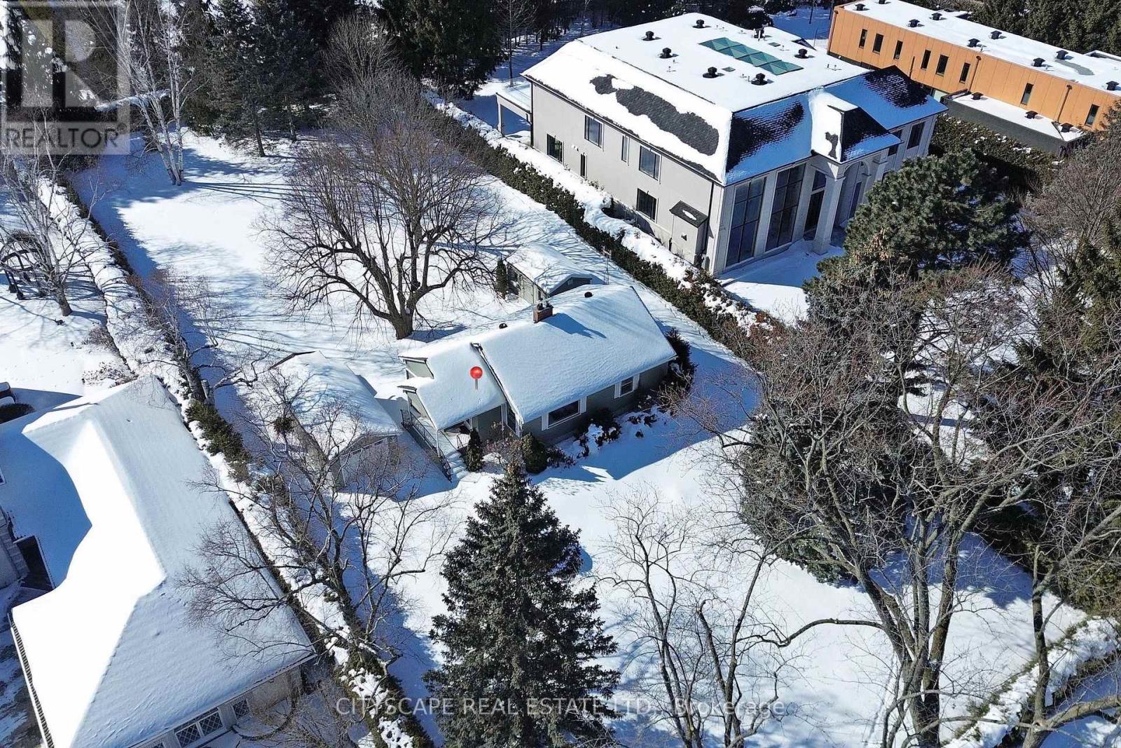 392 Fourth Line, Oakville, Ontario  L6L 5A4 - Photo 5 - W12775222