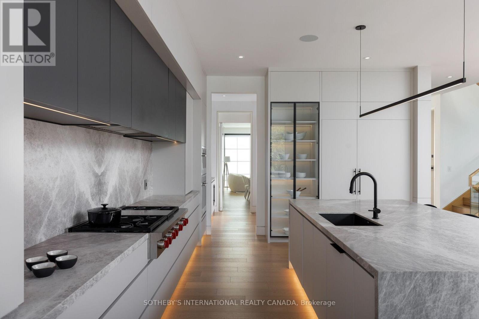 50 Bannon Avenue, Toronto, Ontario  M8X 1V1 - Photo 11 - W12775234