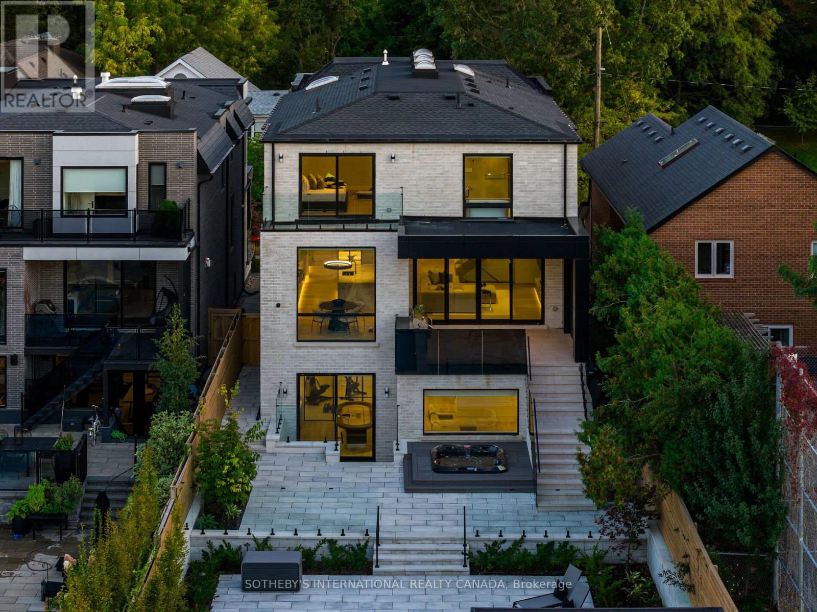 50 Bannon Avenue, Toronto, Ontario  M8X 1V1 - Photo 46 - W12775234