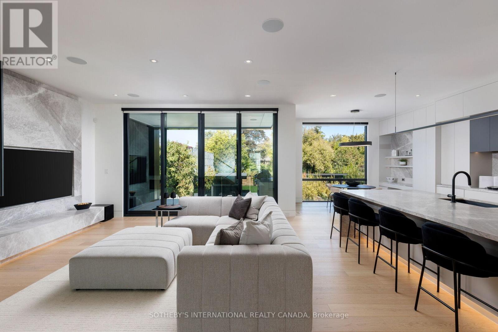 50 Bannon Avenue, Toronto, Ontario  M8X 1V1 - Photo 5 - W12775234