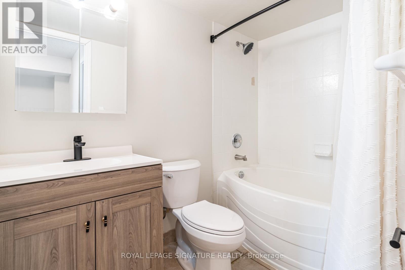 1703 - 2545 Erin Centre Boulevard, Mississauga, Ontario  L5M 6Z9 - Photo 15 - W12775274