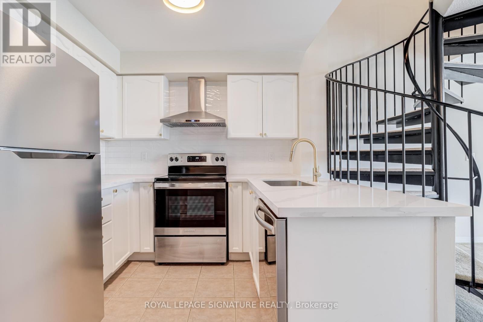 1703 - 2545 Erin Centre Boulevard, Mississauga, Ontario  L5M 6Z9 - Photo 5 - W12775274