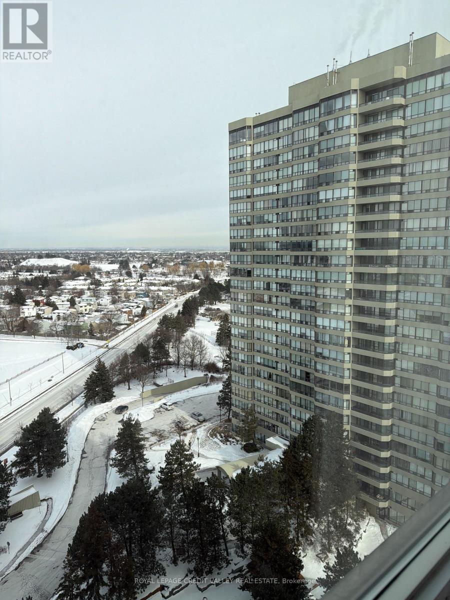 1705 - 24 Hanover Road, Brampton, Ontario  L6S 5K8 - Photo 2 - W12775334