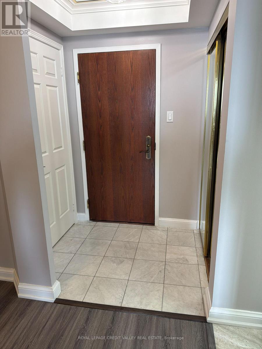 1705 - 24 Hanover Road, Brampton, Ontario  L6S 5K8 - Photo 5 - W12775334