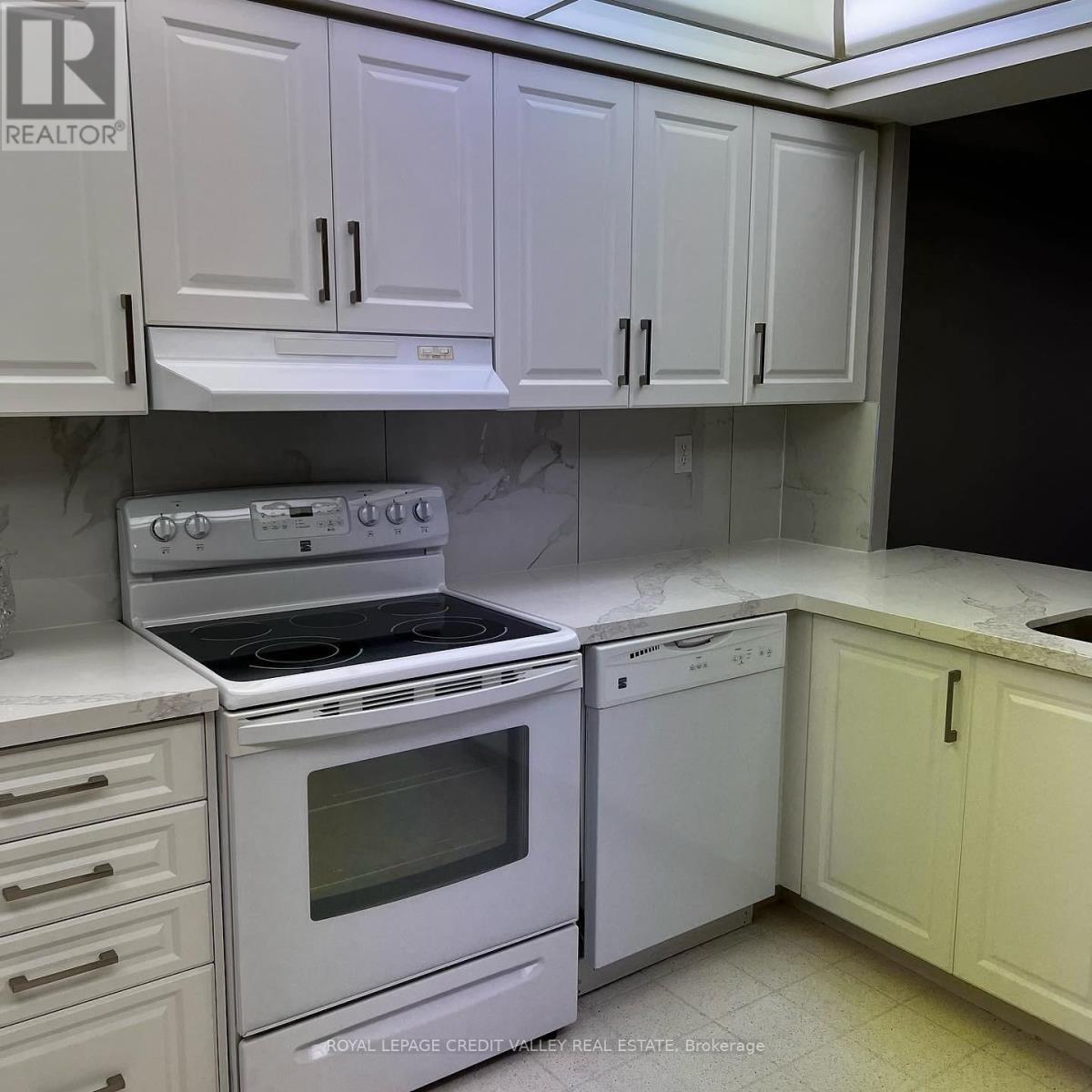 1705 - 24 Hanover Road, Brampton, Ontario  L6S 5K8 - Photo 7 - W12775334