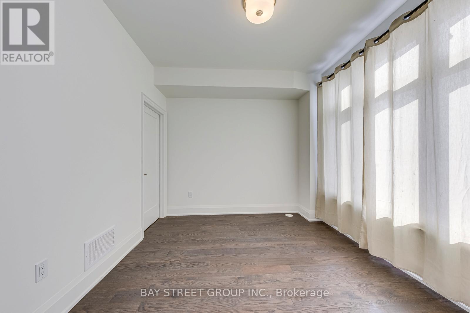 3431 Preserve Drive, Oakville, Ontario  L6M 5S1 - Photo 14 - W12775400